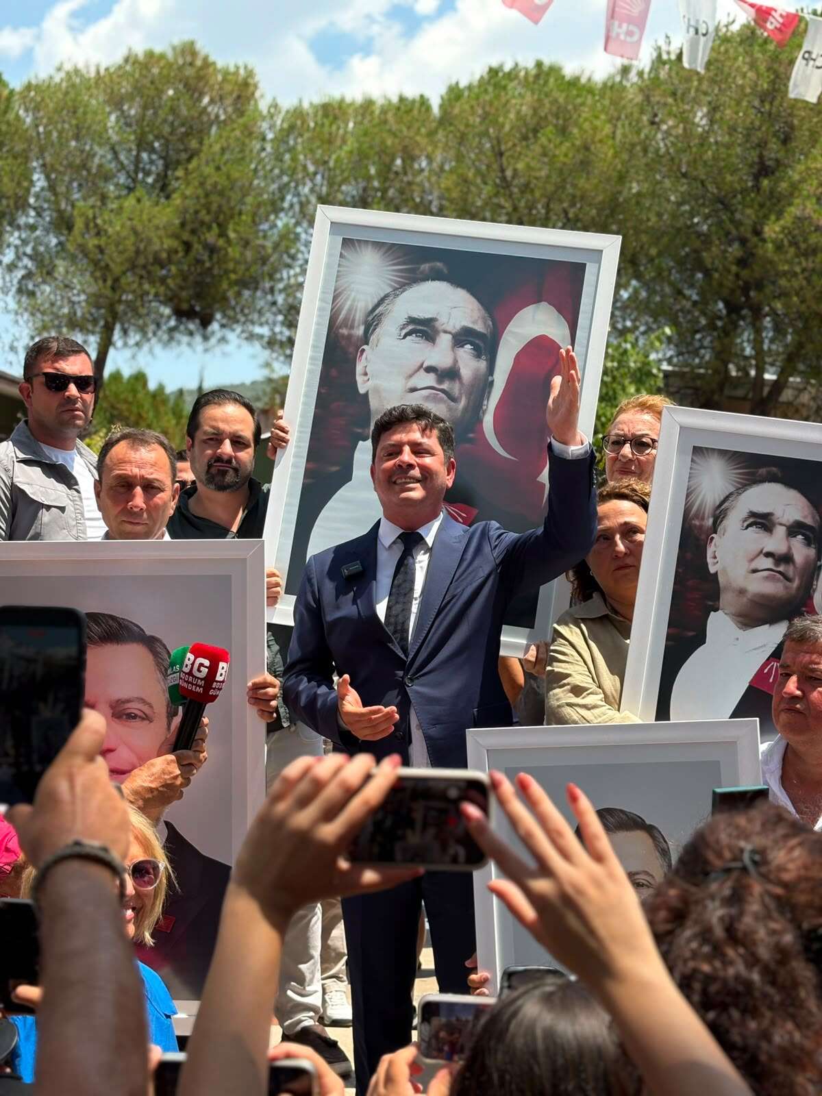 Nail Kızıl ve Yönetimi CHP'den Ayrıldı:” Burayı Tertemiz Bırakıyoruz, Bıraktığımız Gibi Bulmak İstiyoruz” 1